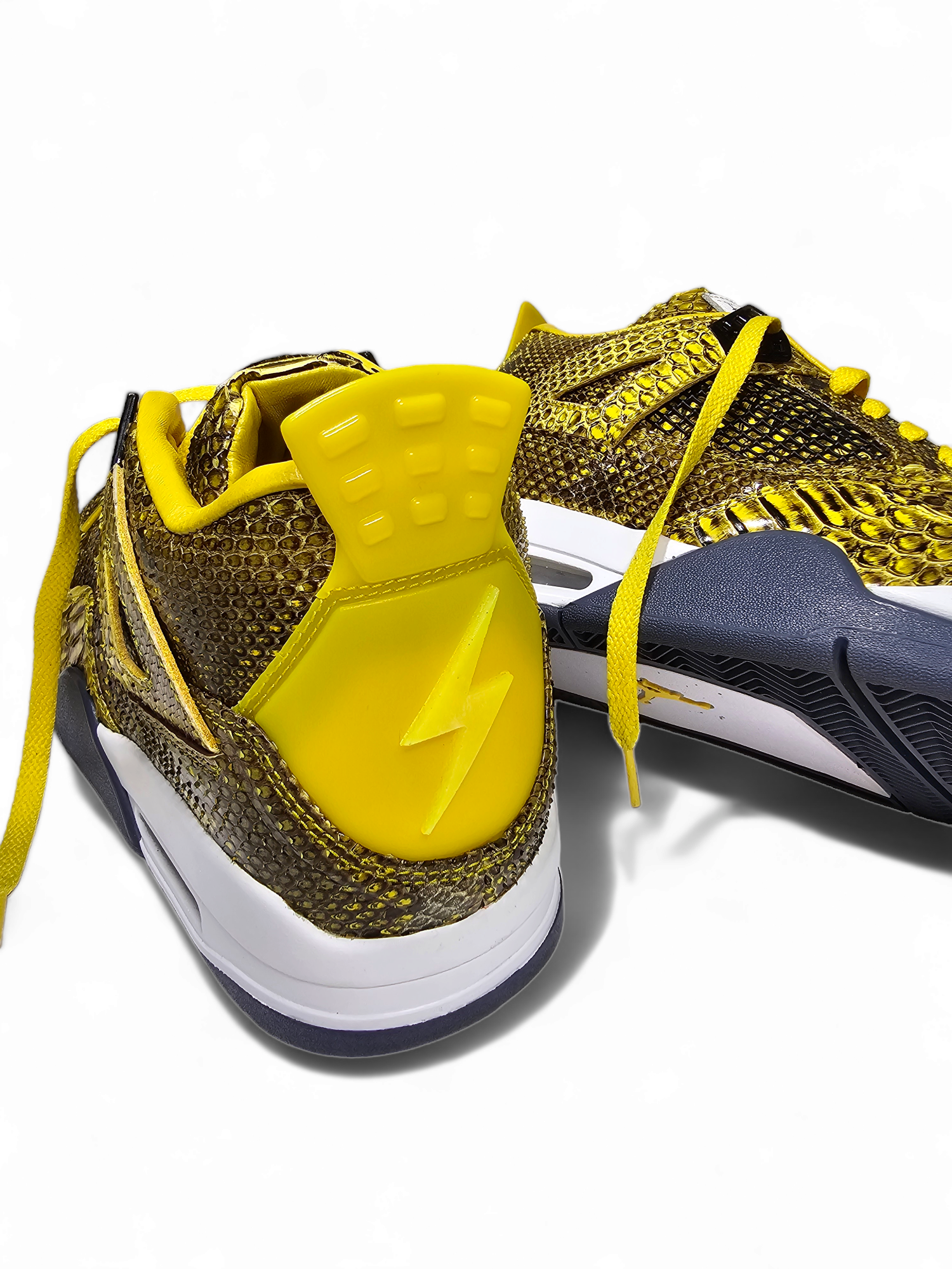 Air Jordan 4 Lightning 'Luxe' – P.Avin Air Jordan 4 Lightning 'Luxe' – P.Avin